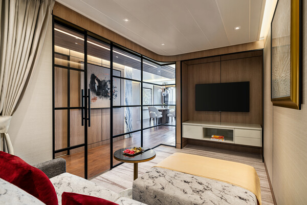 Oceania Cruises A-Class Oceania Suite 3.jpg